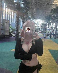 巨乳骚货小趴菜