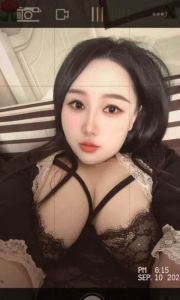 大胸少妇小姐姐