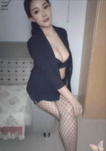 建业制服装御姐