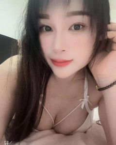 罗湖美胸依依