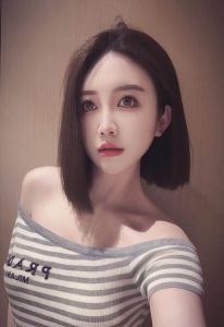 颜值短发御姐