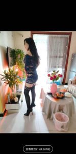 带角色扮演剧情的少妇