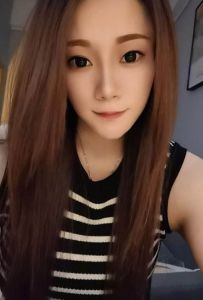 龙华大胸性感小姐姐