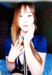 倒立后入嫩妹车