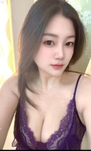 口爆大胸美少妇
