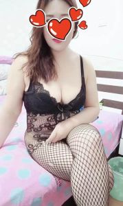 丰满熟女过年不打烊