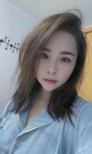 过年不打烊制服少妇