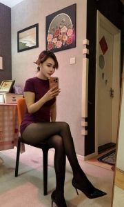 身材高挑热情服务老师
