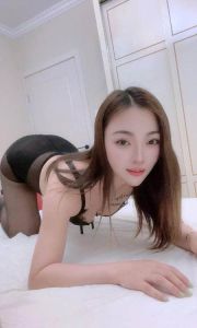 上城黑丝美臀佳佳
