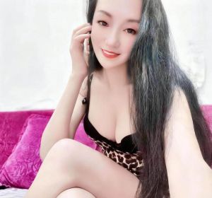 滨江肥臀骚妇美柒