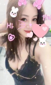 天热很白大胸长腿妹
