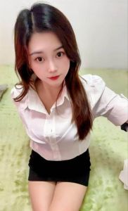 上城骚货大奶眼镜妹