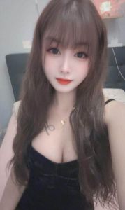甜美大胸性感雨欣