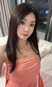 气质美胸颖儿