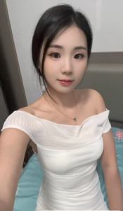气质美胸颖儿