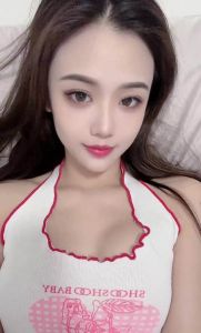 肤白貌美软妹子