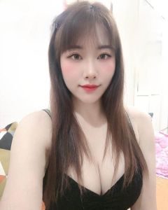 肤白大胸服务系小姐姐