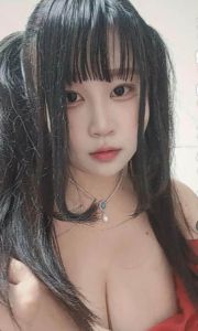 可舌吻E乳妹子