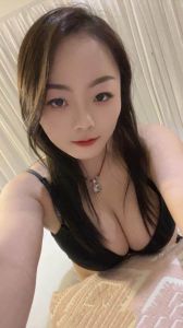 大胸服务控性感小姐姐