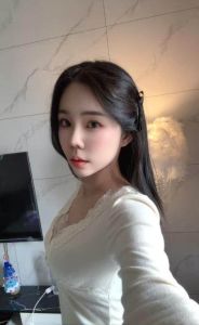 惠城舌吻小骚骚