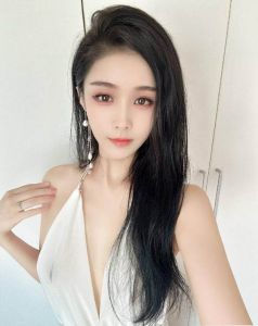 气质迷人小妖精萱萱