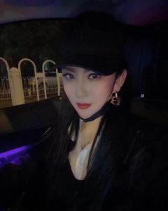 后入翘臀小姐姐