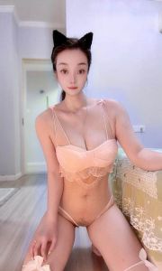 上城巨乳双飞淫娃