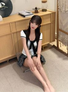 细腰大奶御姐李小璐