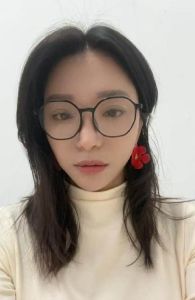 戴眼镜的大奶骚妇