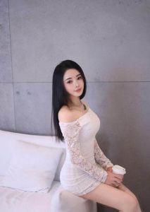 肤白性感大波风骚妹子