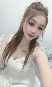 肤白女友感丽莎