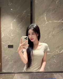 徐东蜜桃臀小姐姐