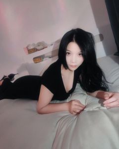 妖媚体型小骚妇