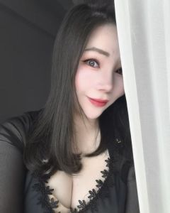 风骚韵味的大奶妹
