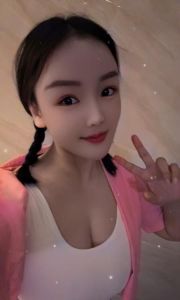 纯欲小姐姐依依