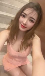潭村蜜桃臀小姐姐