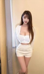 热情舌吻f胸小姐姐