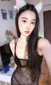 体验舌吻长腿妹子