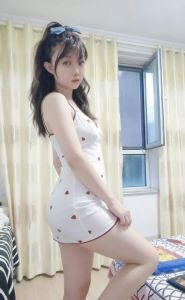 临平大胸小姐姐