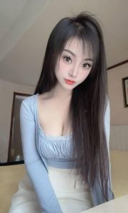 舌吻气质美胸芊芊