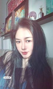 朝阳胸大臀翘小姐姐