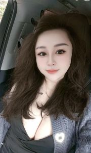 风情万种老板娘栖霞