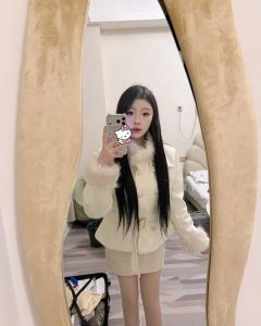 白嫩小姐姐