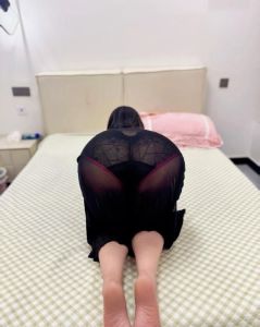 滨江肉臀老板娘