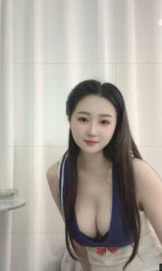 蛇腰大奶小骚妇