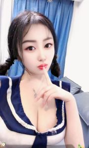 肥臀巨乳露露老师