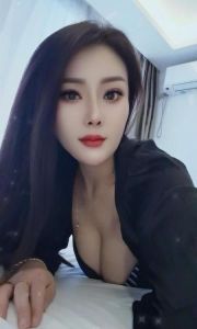 大屁股车模