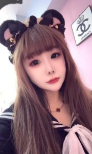 小巧玲珑甜妹妹