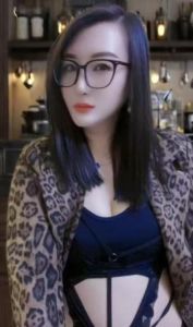 瑶海眼镜姐