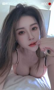 大奶翘臀御姐范
